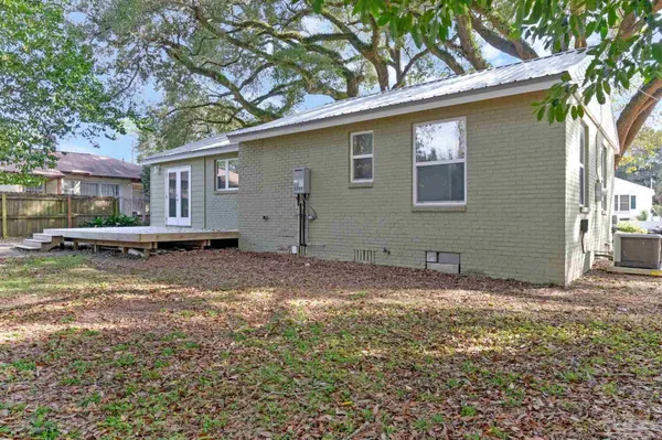 $245,000 | 810 West Lakeview Avenue, Pensacola, FL 32501