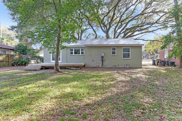$245,000 | 810 West Lakeview Avenue, Pensacola, FL 32501