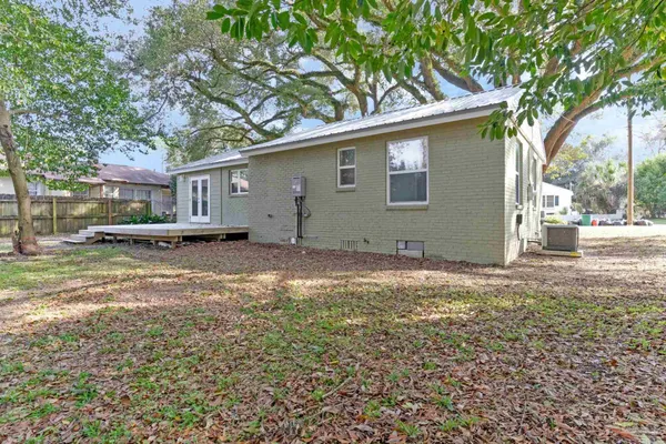 $245,000 | 810 West Lakeview Avenue, Pensacola, FL 32501