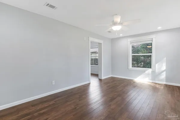 $245,000 | 810 West Lakeview Avenue, Pensacola, FL 32501