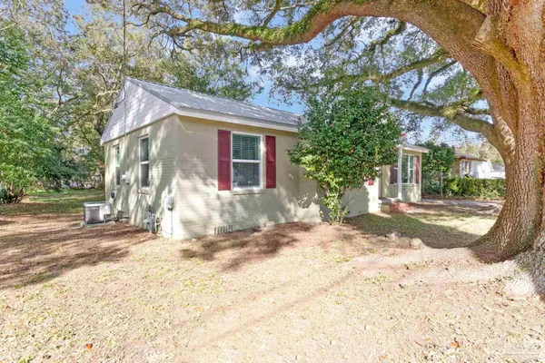 $245,000 | 810 West Lakeview Avenue, Pensacola, FL 32501