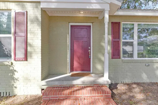 $245,000 | 810 West Lakeview Avenue, Pensacola, FL 32501