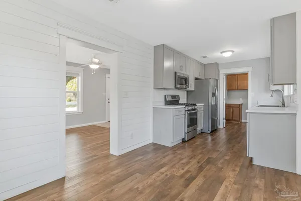 $245,000 | 810 West Lakeview Avenue, Pensacola, FL 32501
