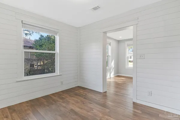 $245,000 | 810 West Lakeview Avenue, Pensacola, FL 32501