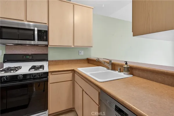 $599,000 | 143 Orange Blossom, Unit 113, Irvine, CA 92618