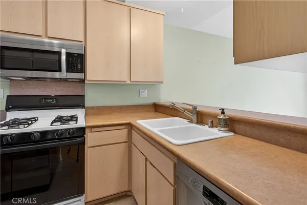 $549,900 | 143 Orange Blossom, Unit 113, Irvine, CA 92618