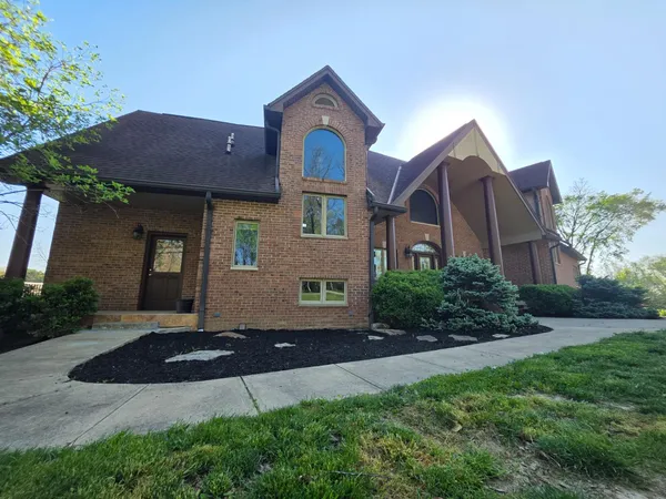$900,000 | 10187 Cherokee Lane, Aurora, IN 47001