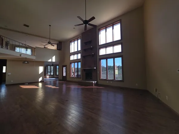 $900,000 | 10187 Cherokee Lane, Aurora, IN 47001