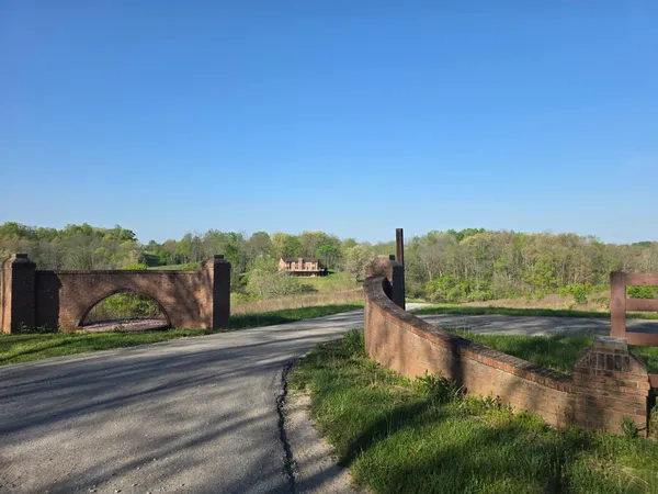 $900,000 | 10187 Cherokee Lane, Aurora, IN 47001
