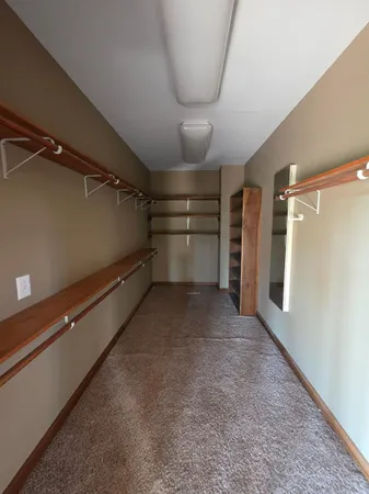 $900,000 | 10187 Cherokee Lane, Aurora, IN 47001