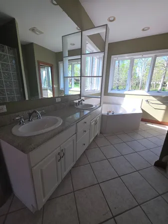 $900,000 | 10187 Cherokee Lane, Aurora, IN 47001