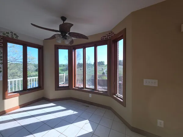 $900,000 | 10187 Cherokee Lane, Aurora, IN 47001