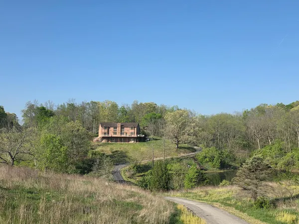 $900,000 | 10187 Cherokee Lane, Aurora, IN 47001
