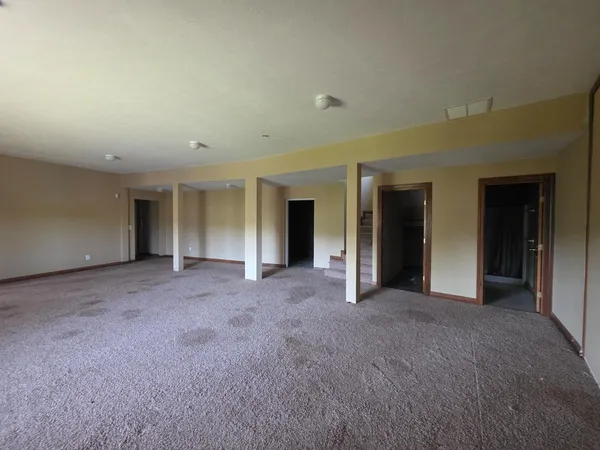 $900,000 | 10187 Cherokee Lane, Aurora, IN 47001