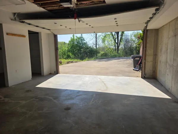 $900,000 | 10187 Cherokee Lane, Aurora, IN 47001