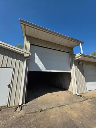 $900,000 | 10187 Cherokee Lane, Aurora, IN 47001