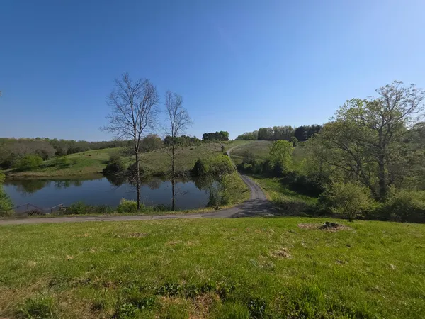 $900,000 | 10187 Cherokee Lane, Aurora, IN 47001