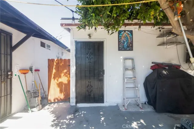 a view of a entryway door of the house