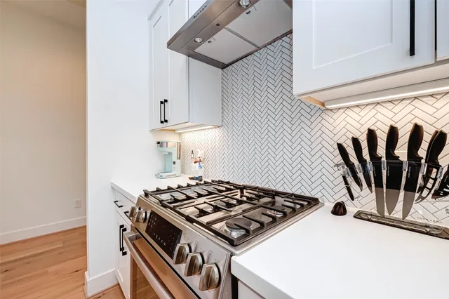 $2,800 | 4101 Edison Street, Houston, TX 77009