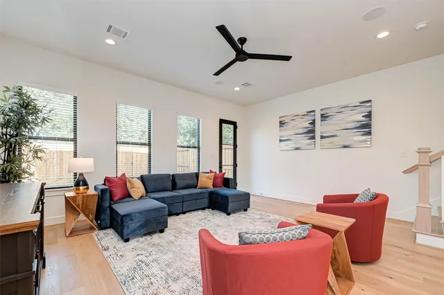 $2,800 | 4101 Edison Street, Houston, TX 77009