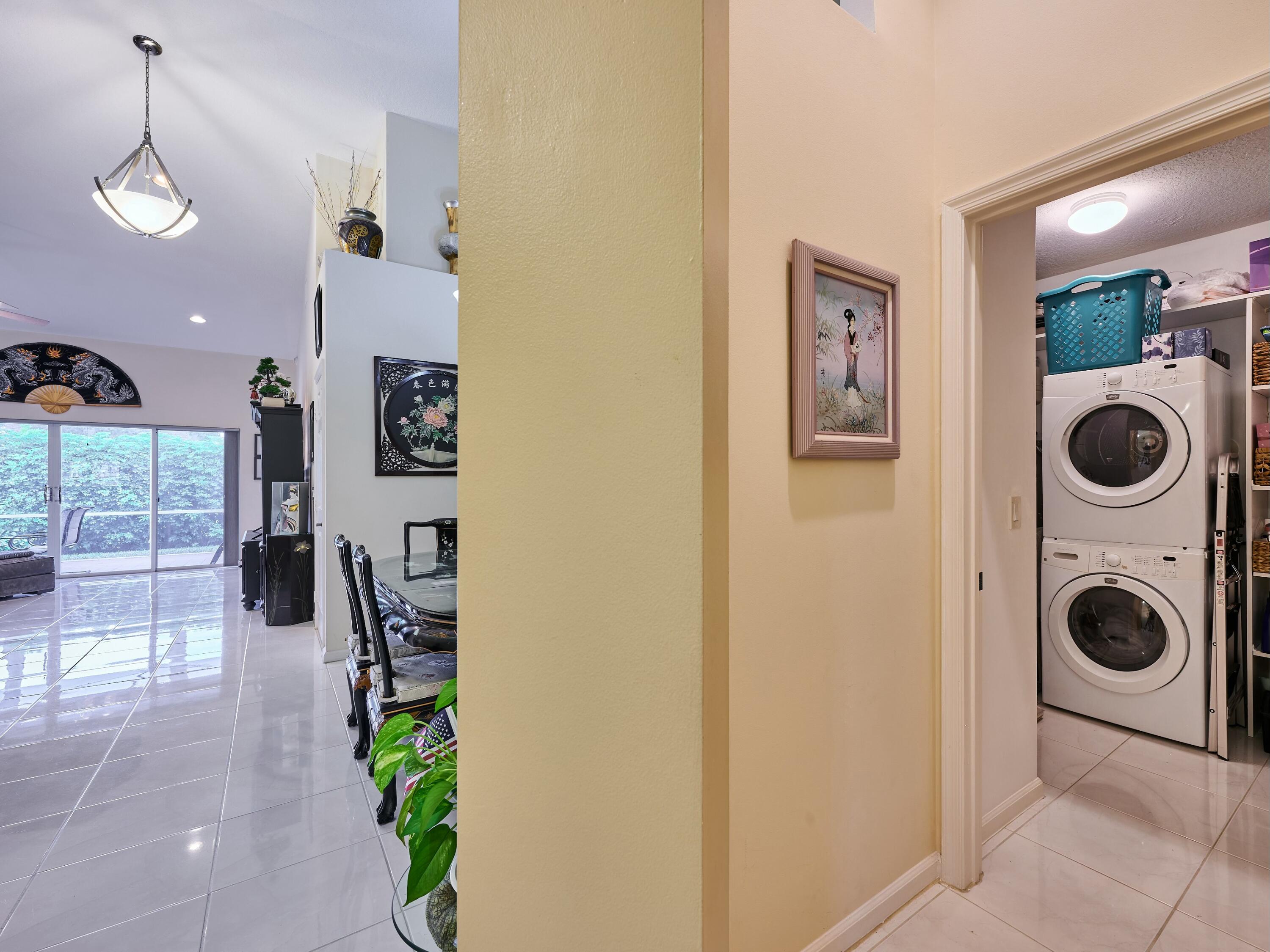 8421 Vía Serena Boca Raton, FL 33433 - Photo 24 of 46 Laundry Room