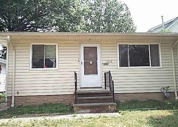 1613 Plymouth Road Cleveland, OH 44109 - Photo 1 of 19