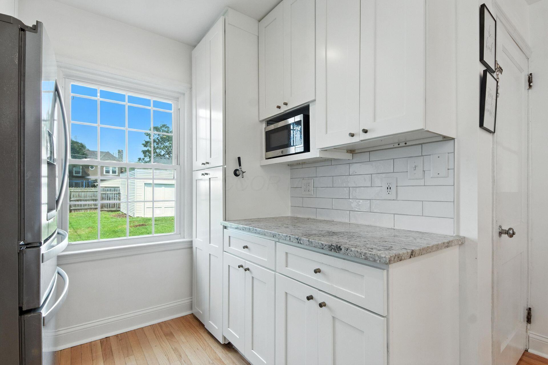933 Vernon Road Columbus, OH 43209 - Photo 16 of 55 Kitchen & Pantry Cabinet