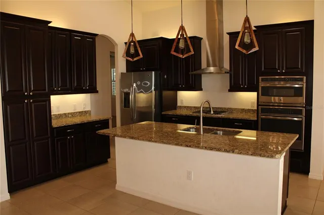 $3,195 | 629 Rosemary Circle, Bradenton, FL 34212