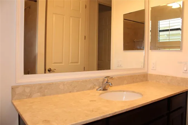 $3,195 | 629 Rosemary Circle, Bradenton, FL 34212