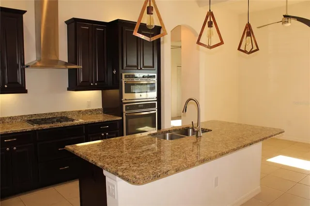 $3,195 | 629 Rosemary Circle, Bradenton, FL 34212