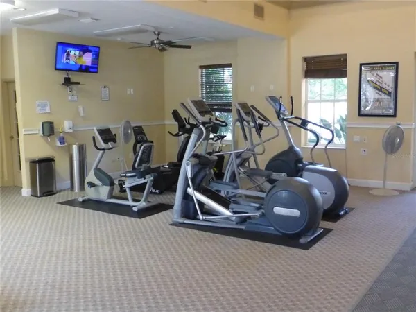 $3,195 | 629 Rosemary Circle, Bradenton, FL 34212