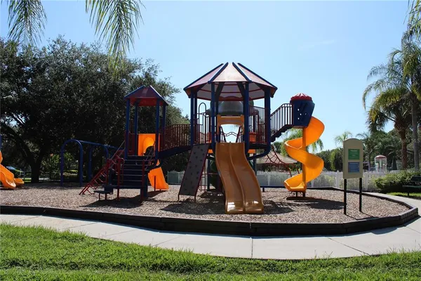 $3,195 | 629 Rosemary Circle, Bradenton, FL 34212