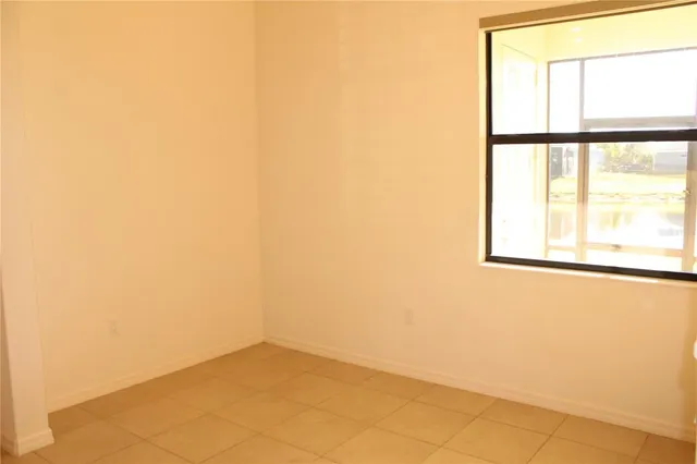 $3,195 | 629 Rosemary Circle, Bradenton, FL 34212