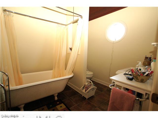 130 Tate Road Reidsville, NC 27320 - Photo 7 of 11 Master Bath/Spa.