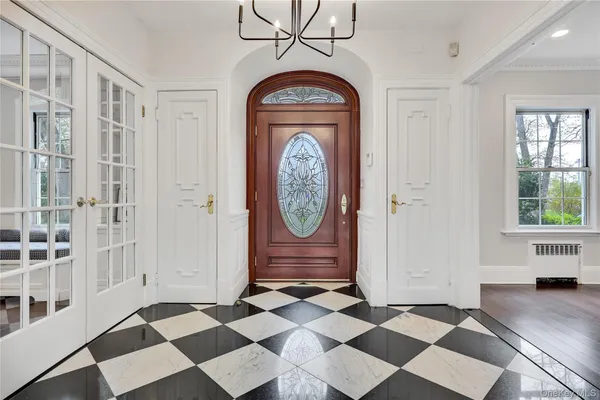 $4,000,000 | 105 Everit Avenue, Hewlett, NY 11557