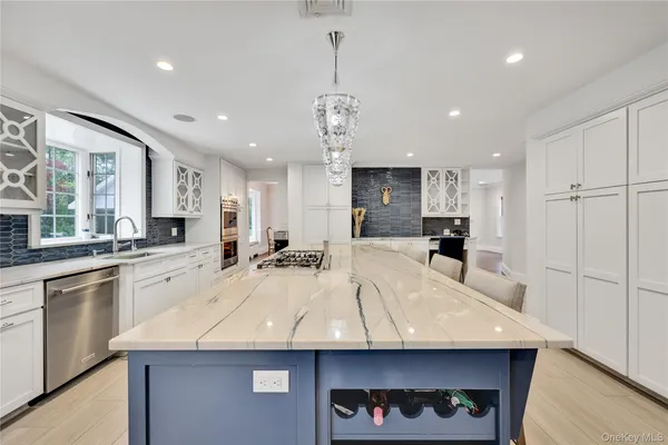 $4,000,000 | 105 Everit Avenue, Hewlett, NY 11557