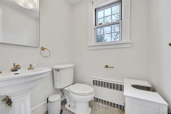 $4,000,000 | 105 Everit Avenue, Hewlett, NY 11557