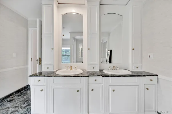 $4,000,000 | 105 Everit Avenue, Hewlett, NY 11557