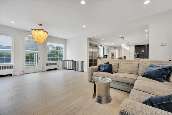 $4,000,000 | 105 Everit Avenue, Hewlett, NY 11557