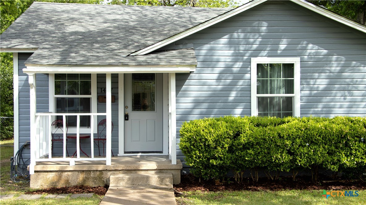 1407 South 7th Street Temple, TX 76504 - Photo 2 of 36 a front view of a house with a yard