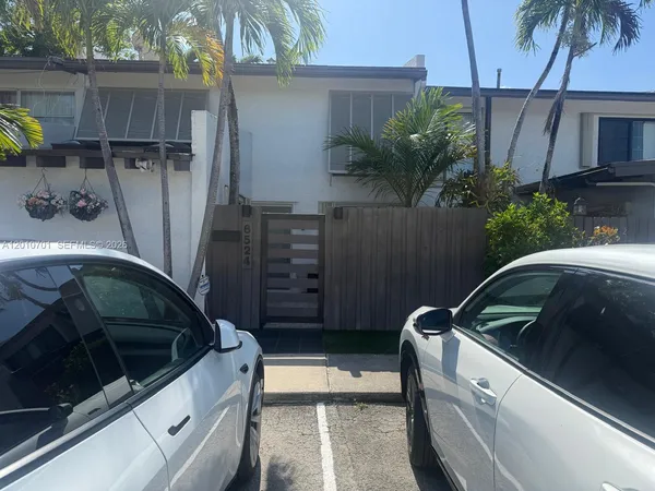 $1,800 | 6524 Southwest 114th Avenue, Unit 6524, Miami, FL 33173