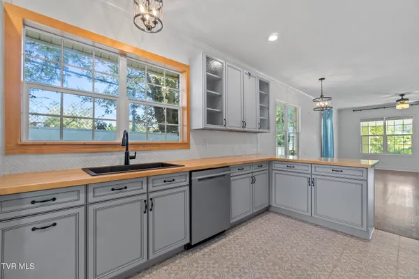 $272,000 | 706 Carson Street, Greeneville, TN 37743