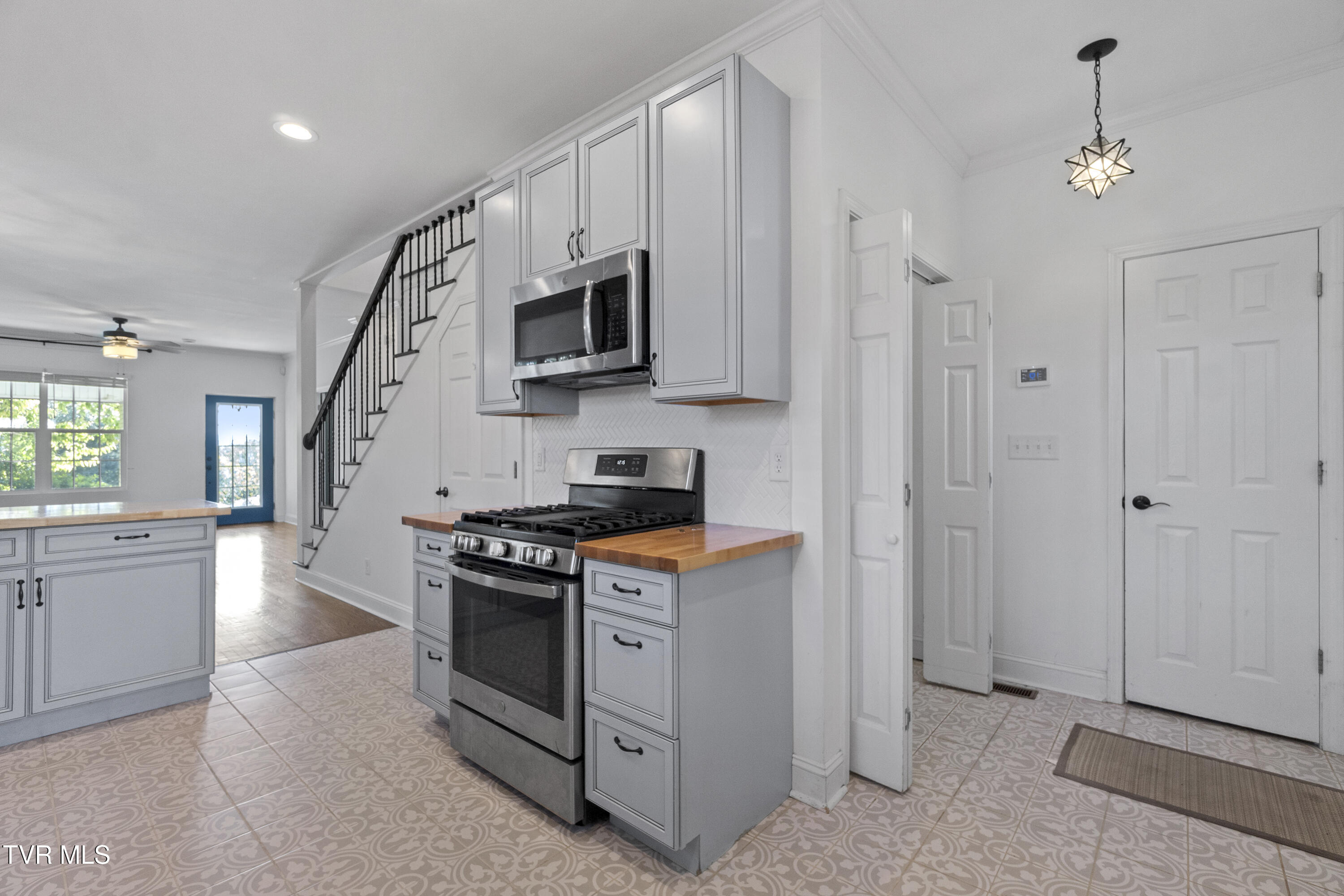 706 Carson Street Greeneville, TN 37743 - Photo 12 of 53 12