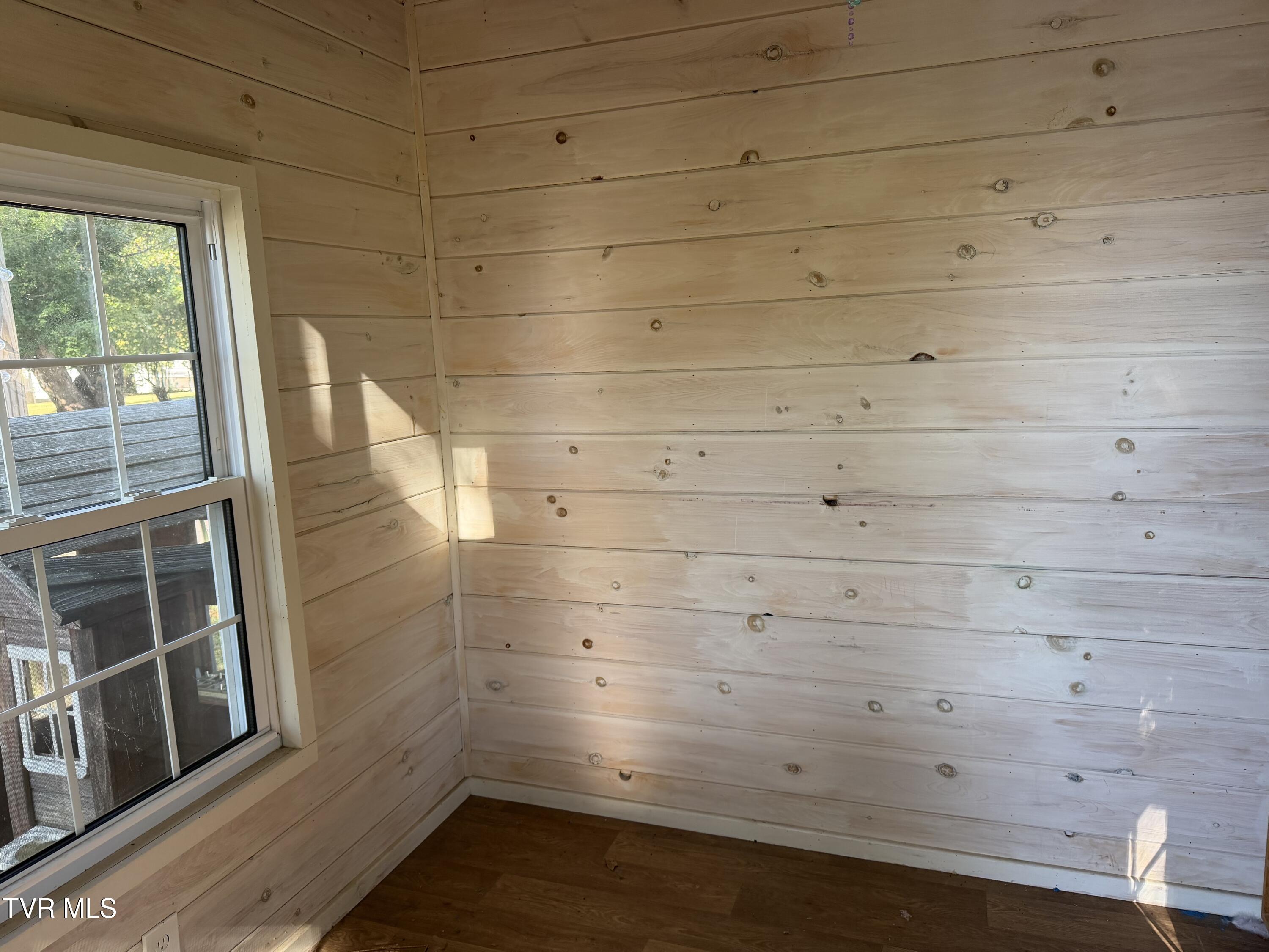 706 Carson Street Greeneville, TN 37743 - Photo 33 of 53 Playhouse 1