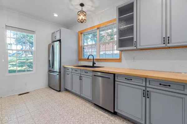 $272,000 | 706 Carson Street, Greeneville, TN 37743