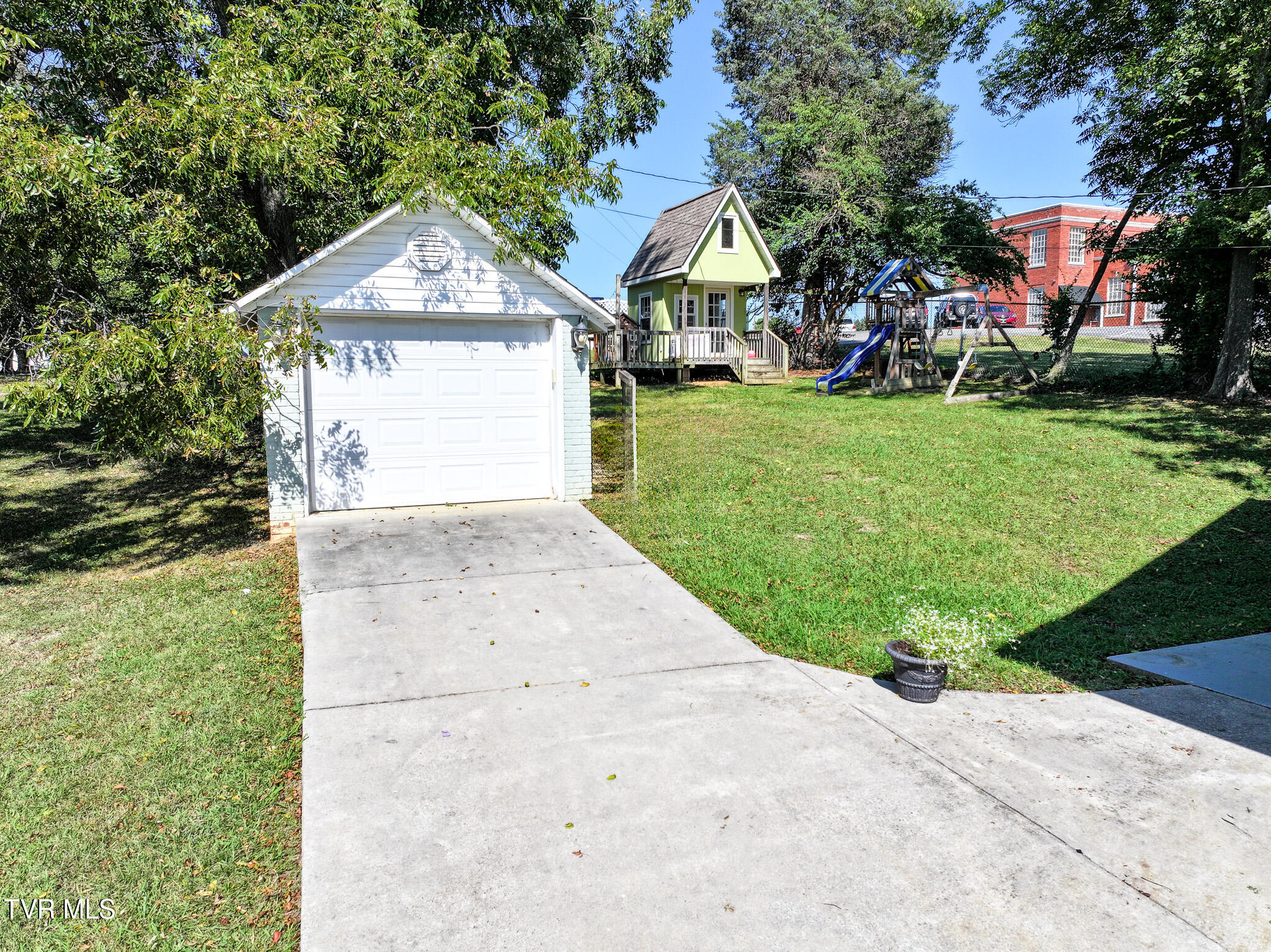 706 Carson Street Greeneville, TN 37743 - Photo 5 of 53 5
