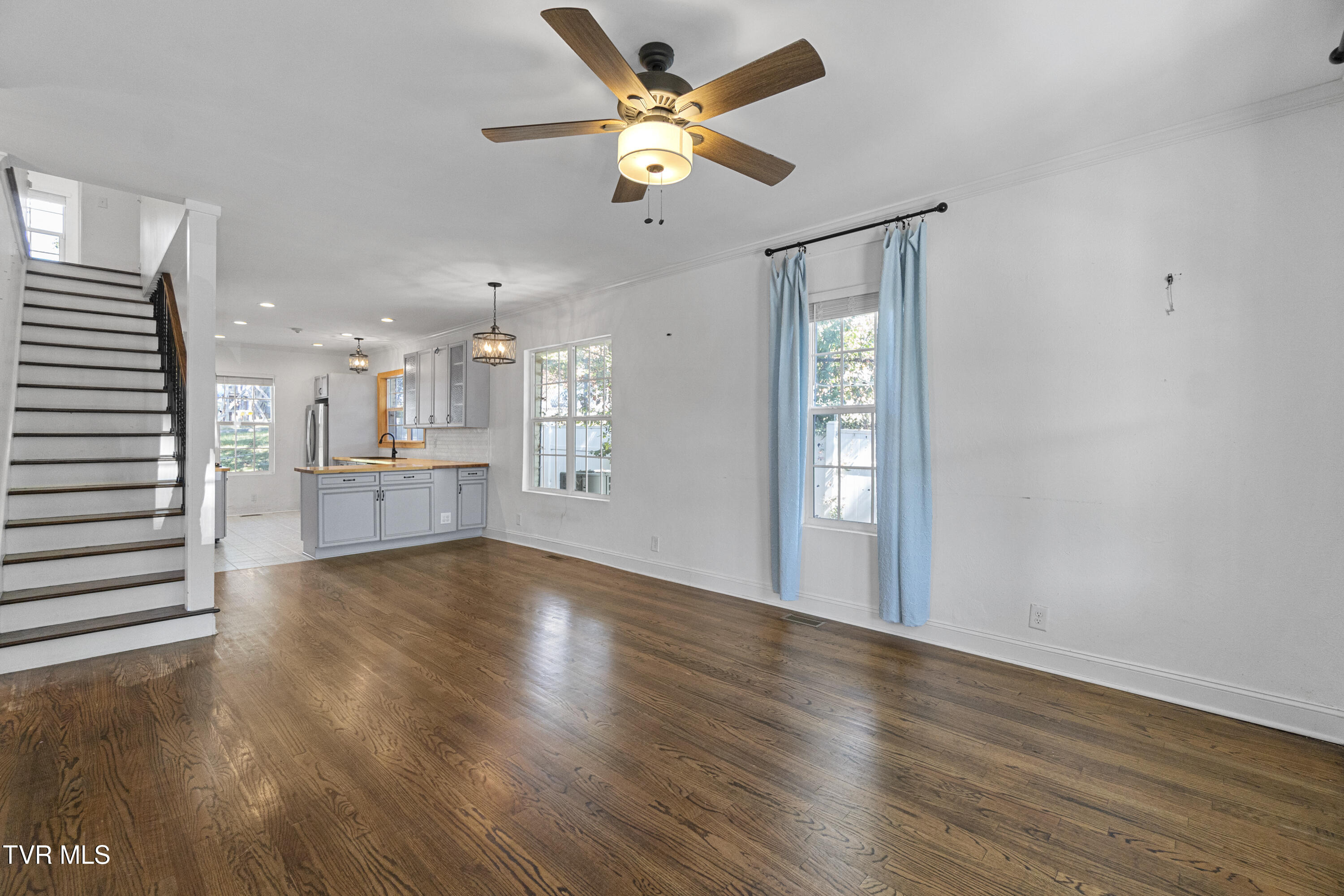 706 Carson Street Greeneville, TN 37743 - Photo 9 of 53 9