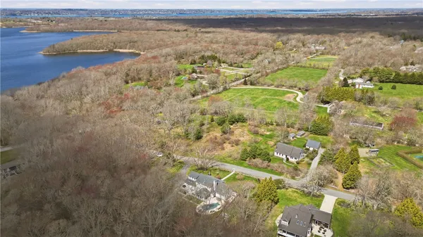 $1,600,000 | 9 Austin Lane, Little Compton, RI 02837