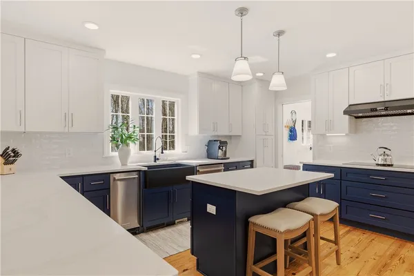 $1,600,000 | 9 Austin Lane, Little Compton, RI 02837