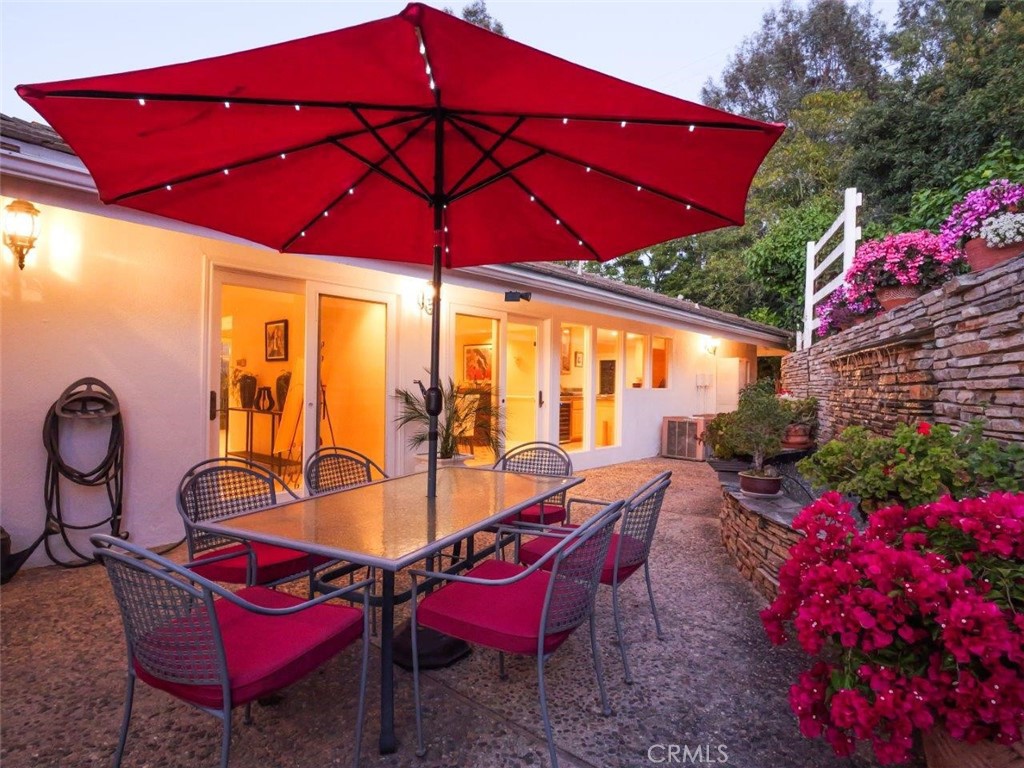 14 Georgeff Road Rolling Hills, CA 90274 - Photo 57 of 71 Side Patio